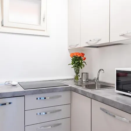 Aparthotel Rta La Pergola 3*