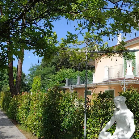 Rta La Pergola 3* Marina di Massa